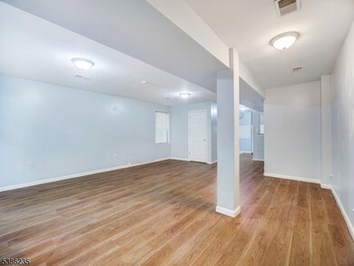 33 Kent St, Newark, NJ 07108 - photo 2
