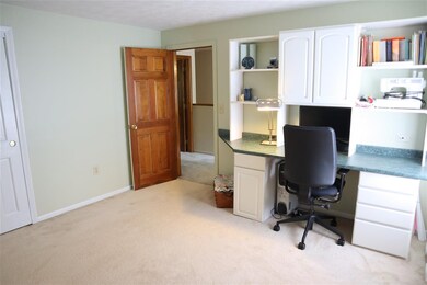 28 Chase Brook Cir, Litchfield, NH 03052 - photo 4