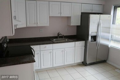 18433 Stone Hollow Dr, Germantown, MD 20874 - photo 2