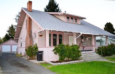 Front/Detached Garage