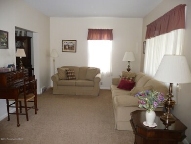 109 E Vaughn St, Kingston, PA 18704 - photo 5