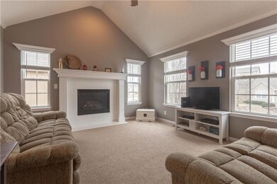 802 Garnes St, Raymore, MO 64083 - photo 5