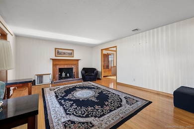 88 Highland St, Wethersfield, CT 06109 - photo 5