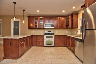 1822 Washburn St, Scranton, PA 18504 - photo 4