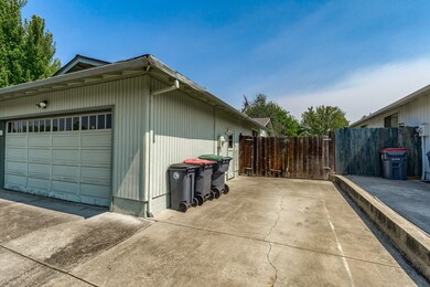 1238 Paulita Dr, Medford, OR 97504 - photo 6