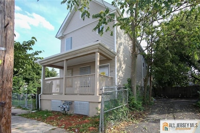 154 Comstock St, New Brunswick, NJ 08901 - photo 2