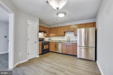 8842 Goose Landing Cir, Columbia, MD 21045 - photo 3