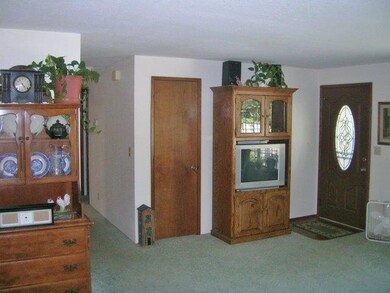 1925 Keldan Ln, Grants Pass, OR 97527 - photo 3