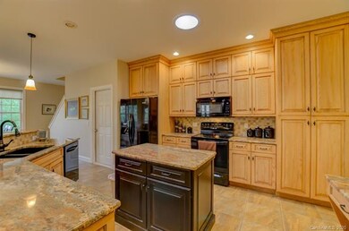 189 Mountain Laurel Ln unit 2, Fletcher, NC 28732 - photo 4