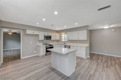 3834 S Sandhill Rd, Las Vegas, NV 89121 - photo 2