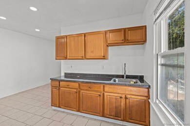 56 Blake St unit 2, New Haven, CT 06511 - photo 3