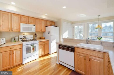 11733 Arbor Glen Way, Reston, VA 20194 - photo 6