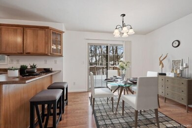 05_1323SycamoreLane_92_KitchenDiningRoom