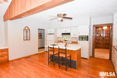 840 S Cummings Ln, Washington, IL 61571 - photo 4