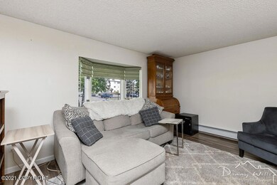 Living Room-20210527-6327