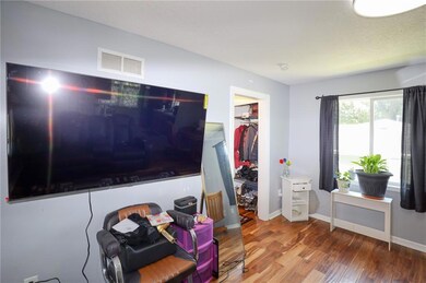 1002 E King Ave, Des Moines, IA 50315 - photo 7