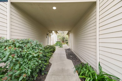 408 Lighthouse Ct, Hercules, CA 94547 - photo 6