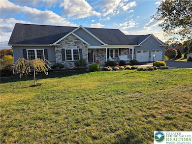 3393 Crestview Ln, Walnutport, PA 18088 - photo 4