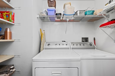 652 Mallard Ct unit C1, Bartlett, IL 60103 - photo 2