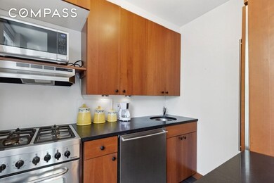 689 Fort Washington Ave unit 4B, New York, NY 10040 - photo 4