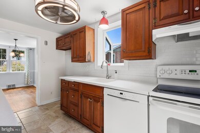 122 Harmil Rd, Broomall, PA 19008 - photo 7