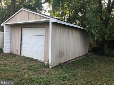 218 Chelsea Rd, Pasadena, MD 21122 - photo 3