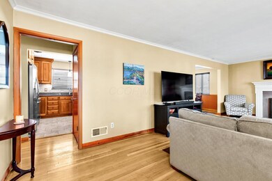 008-4319FairoaksDrive-Columbus-OH-43214-