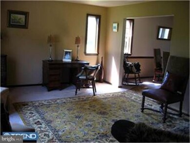 841 Cox Rd unit B, Moorestown, NJ 08057 - photo 2