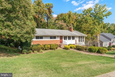 1502 Wake Forest Dr, Alexandria, VA 22307 - photo 2