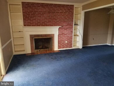 965 E Maple St, Palmyra, PA 17078 - photo 5