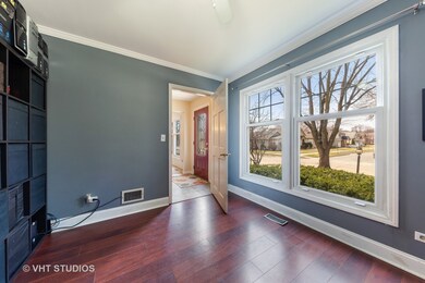 391 N Emroy Ave, Elmhurst, IL 60126 - photo 2