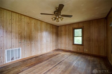 8469 Corlee Rd, Middletown, OH 45042 - photo 2