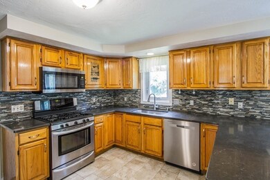 16 Pheasant Hill Dr, Shrewsbury, MA 01545 - photo 6