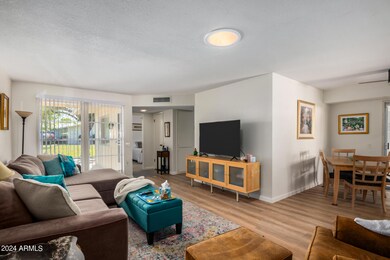 10515 W Palmeras Dr, Sun City, AZ 85373 - photo 5