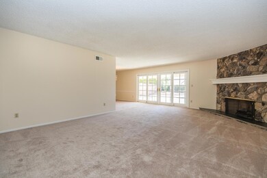 20638 Lemarsh St Chatsworth CA-large-003