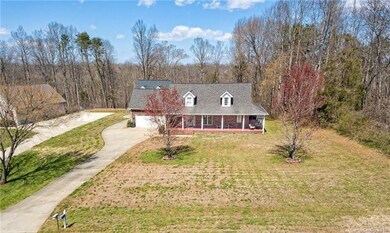 152 Zurich Ln, Statesville, NC 28625 - photo 3