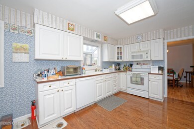 4 Kitchen 3