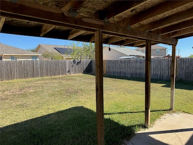 18420 Wind Tree Ln, Elgin, TX 78621 - photo 4