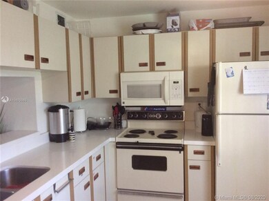 3578 Magellan Cir unit 2363, Miami, FL 33180 - photo 5