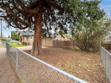 131 N Russet St, Portland, OR 97217 - photo 2