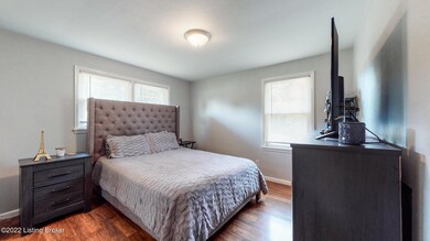 7710 Poinsettia Dr Louisville KY 40258-2