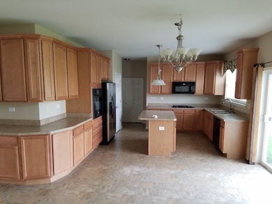 839 Preston Ln, Oswego, IL 60543 - photo 2