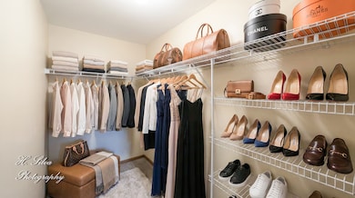 1431 Silverstone Dr unit 1416, Carpentersville, IL 60110 - photo 7