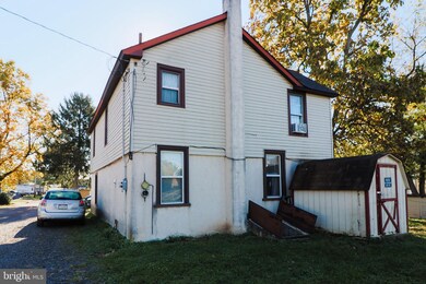 411 W 7th St, Lansdale, PA 19446 - photo 2