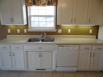 Kitchen b