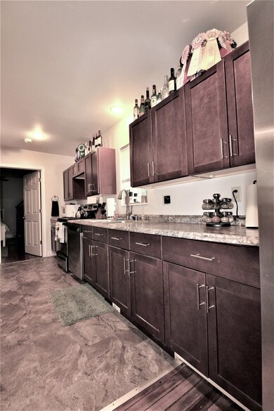 11 Perkins Ct, Concord, NH 03301 - photo 2