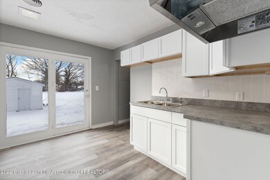 14-web-or-mls-135-w-howe-ave