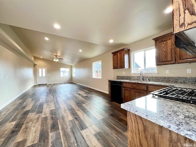 789 N Broadway St, Fallon, NV 89406 - photo 2