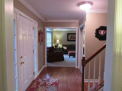 Entry/Foyer.