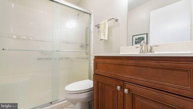 8210 Robin Hood Ct, Towson, MD 21204 - photo 5